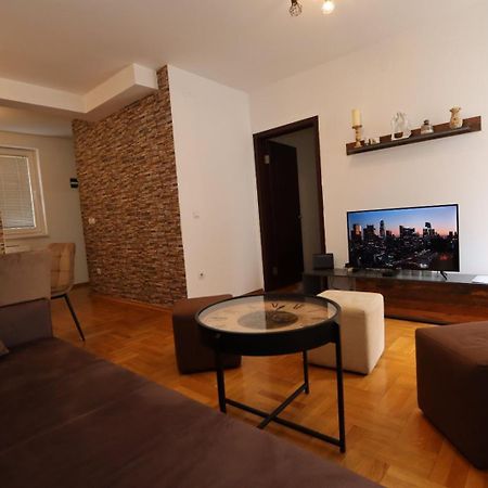 Lux Apartment Rose 2 60M2 Kragujevac Exterior foto