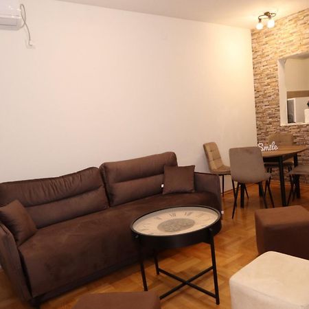 Lux Apartment Rose 2 60M2 Kragujevac Exterior foto