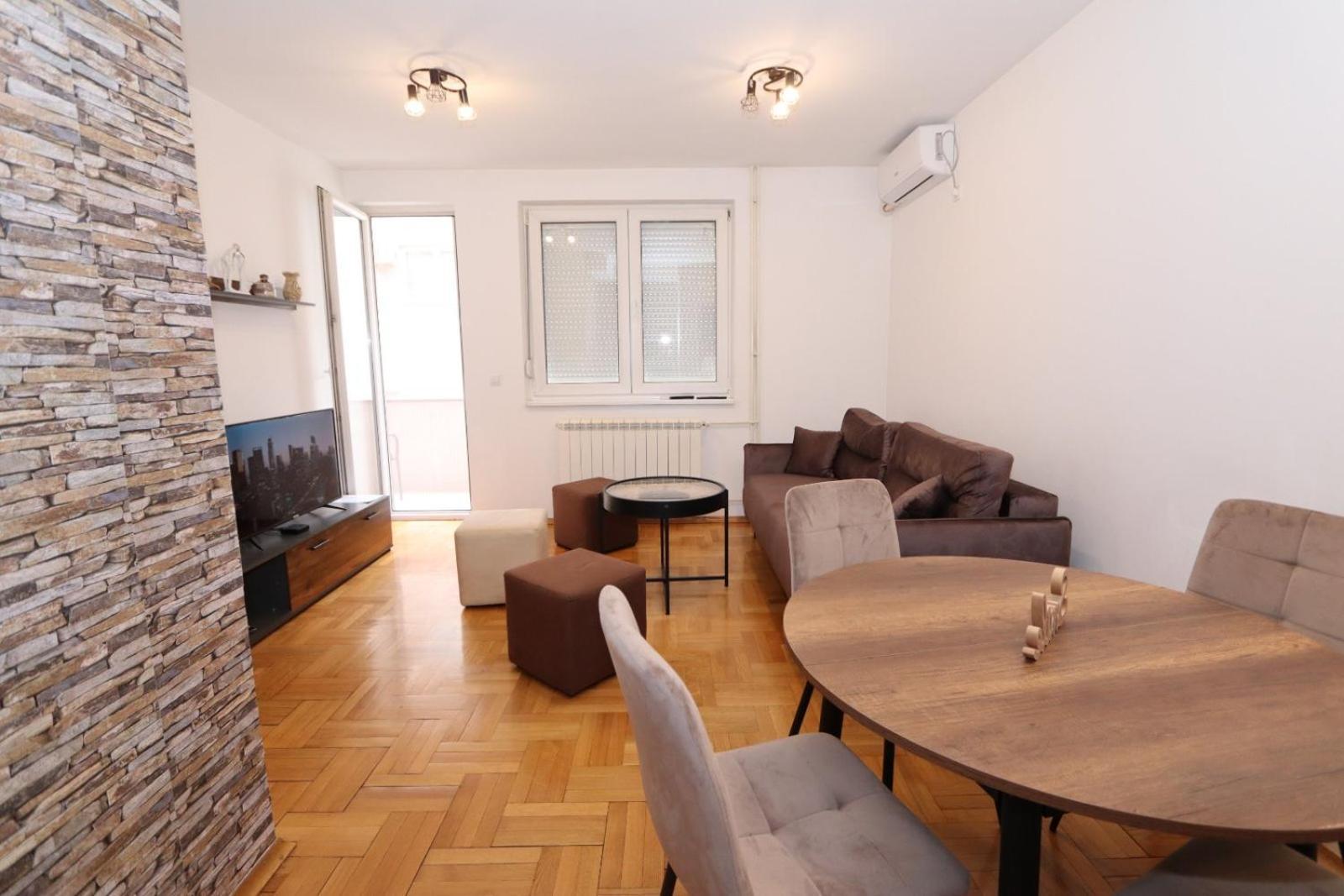 Lux Apartment Rose 2 60M2 Kragujevac Zimmer foto
